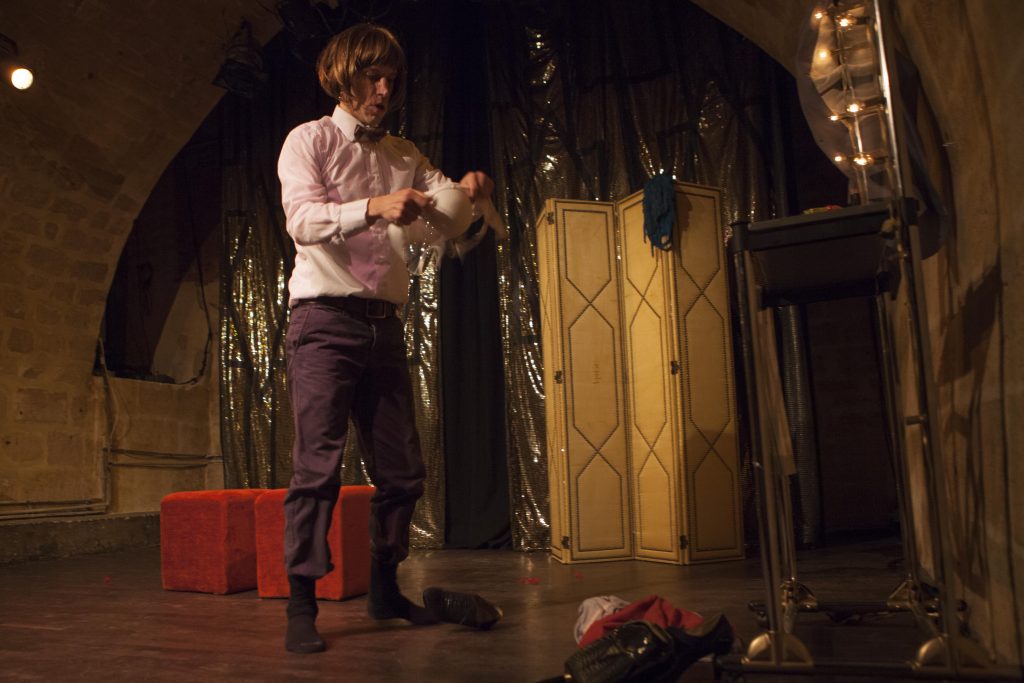 Cours théâtre Paris 4e - spectacle de la troupe Arthéâct