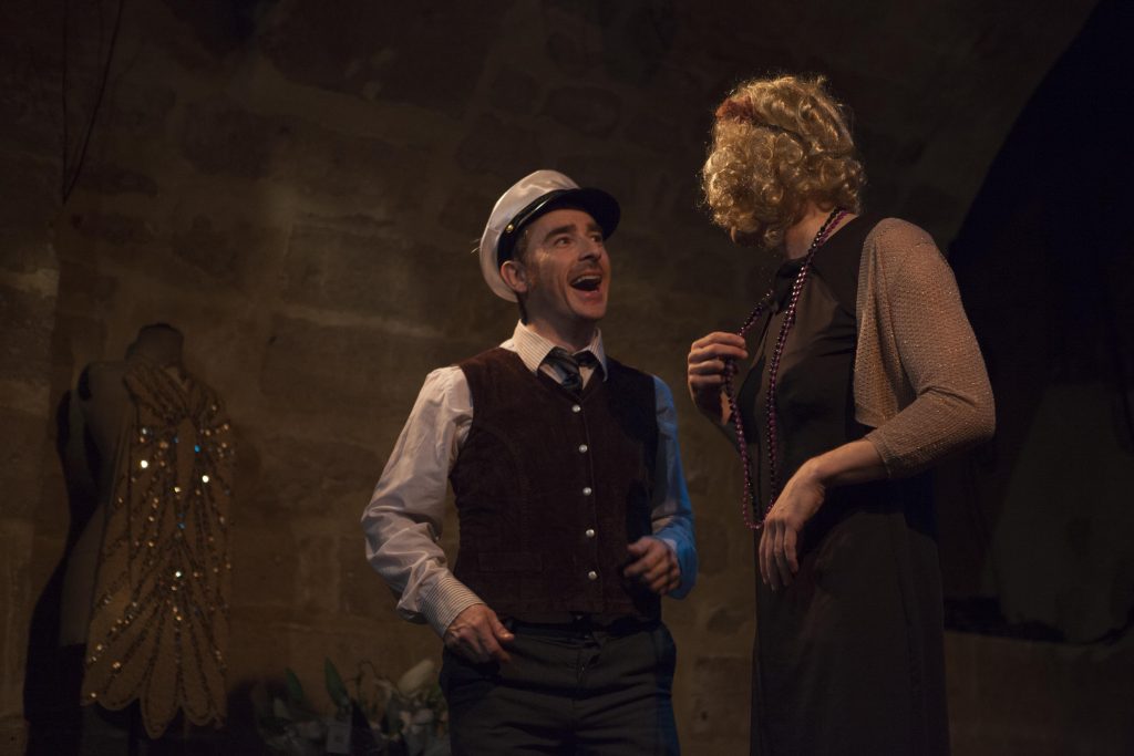 Cours de théâtre à Paris — spectacle de la troupe Arthéâct