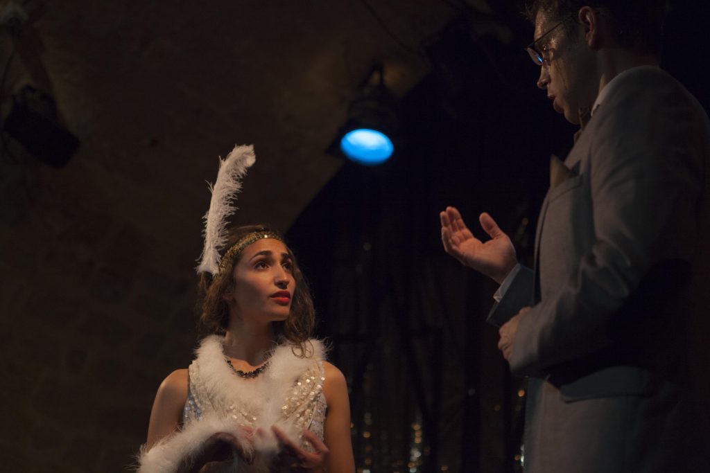 Cours de théâtre à Paris — spectacle de la troupe Arthéâct